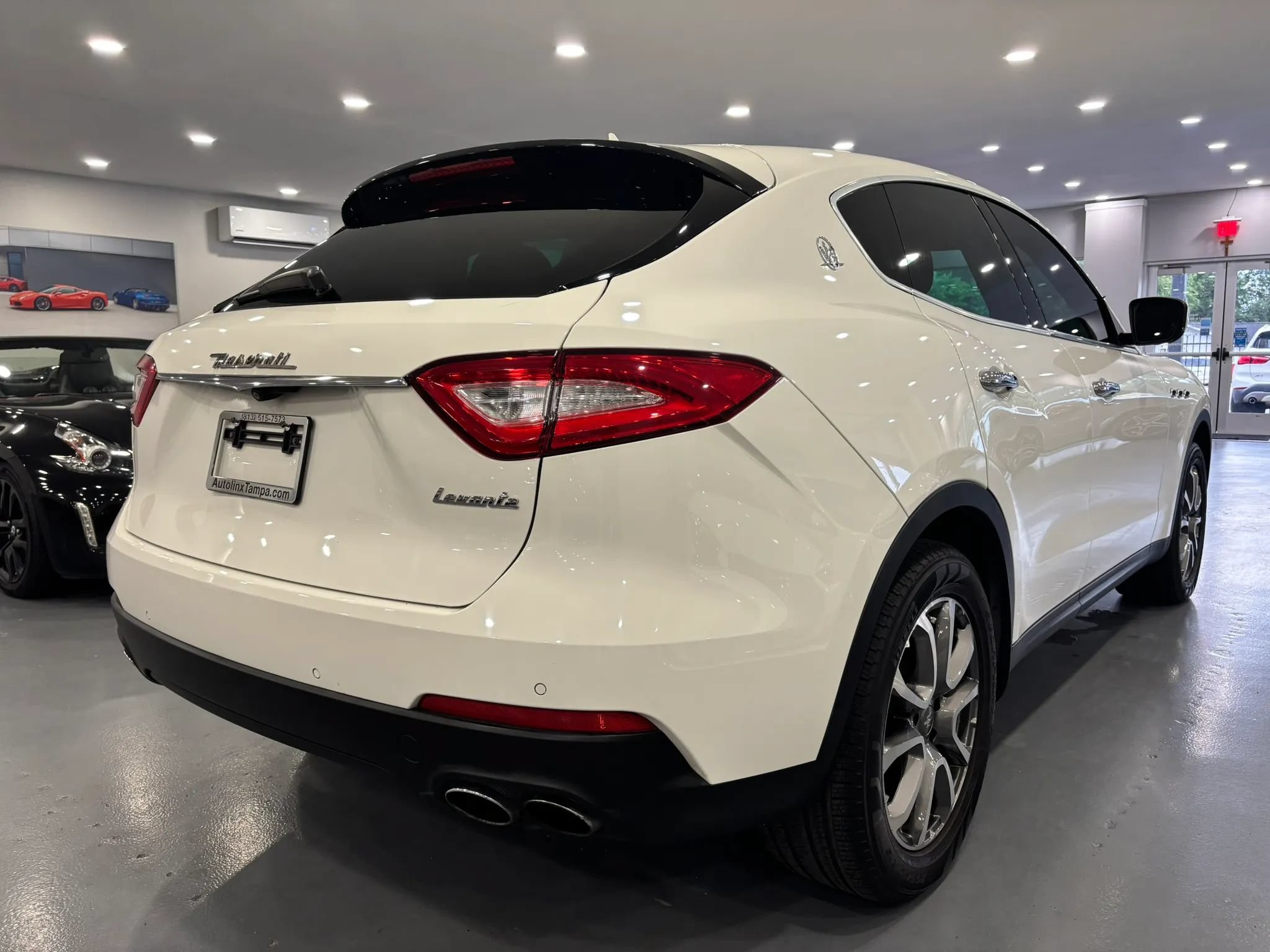 Used 2017 Maserati Levante AWD/4WD image 7