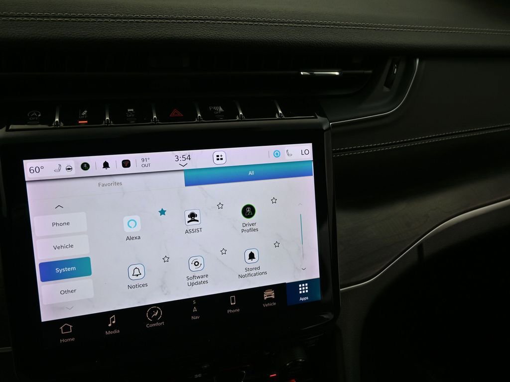 Used 2024 Jeep Grand Cherokee L Limited w/ Black Appearance Package image 21