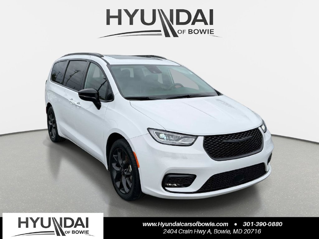Used 2025 Chrysler Pacifica Limited