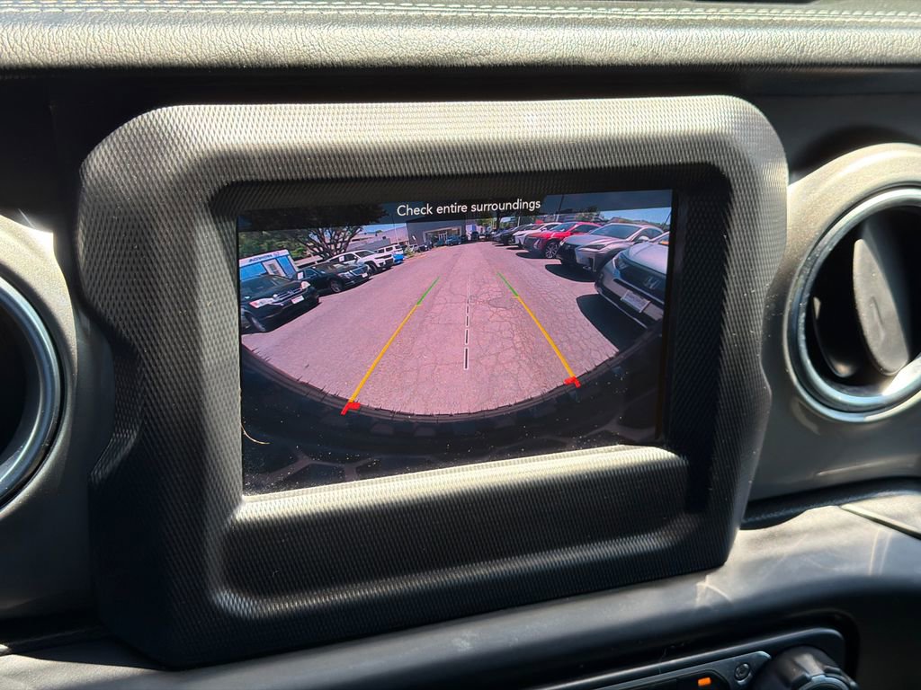 Used 2020 Jeep Wrangler Unlimited Sahara AWD/4WD image 25