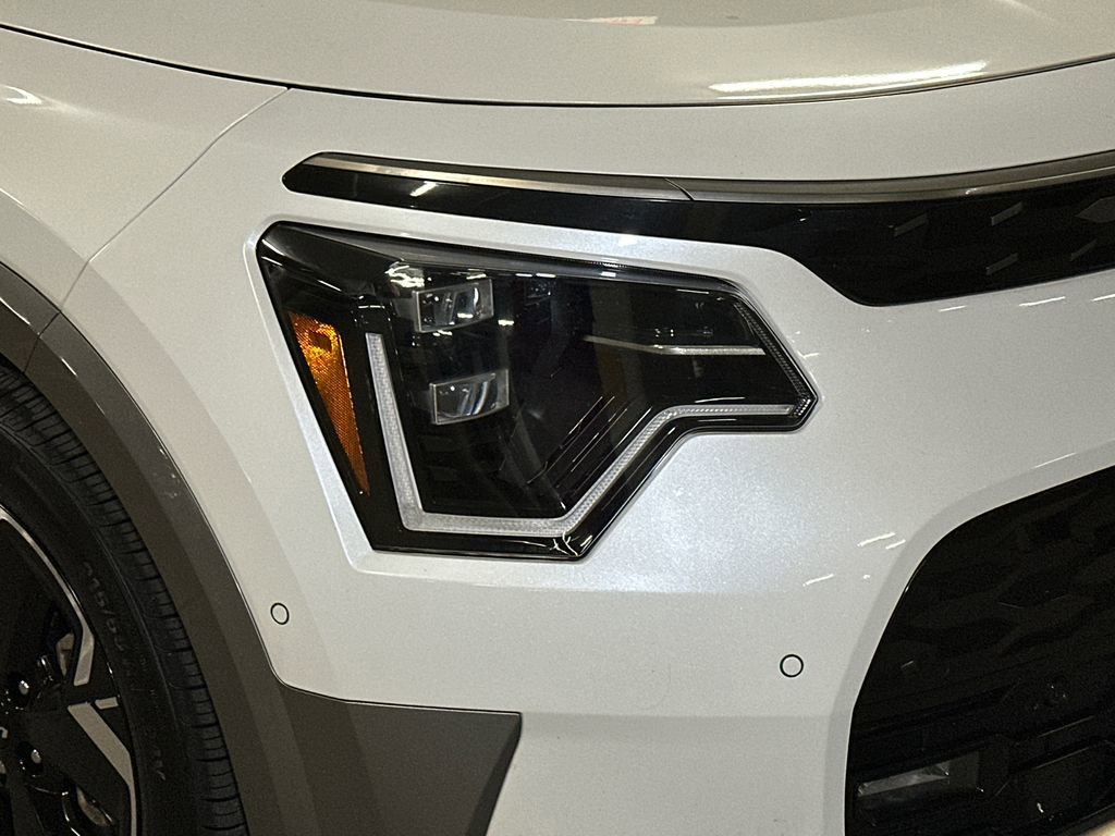 Certified 2023 Kia Niro Wave w/ Wave Preserve Package FWD image 10