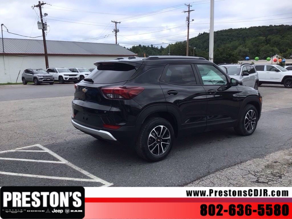Used 2025 Chevrolet TrailBlazer LT AWD/4WD image 5