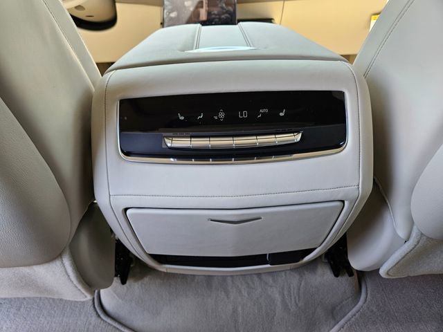 New 2026 Cadillac Escalade Platinum Luxury AWD/4WD image 11