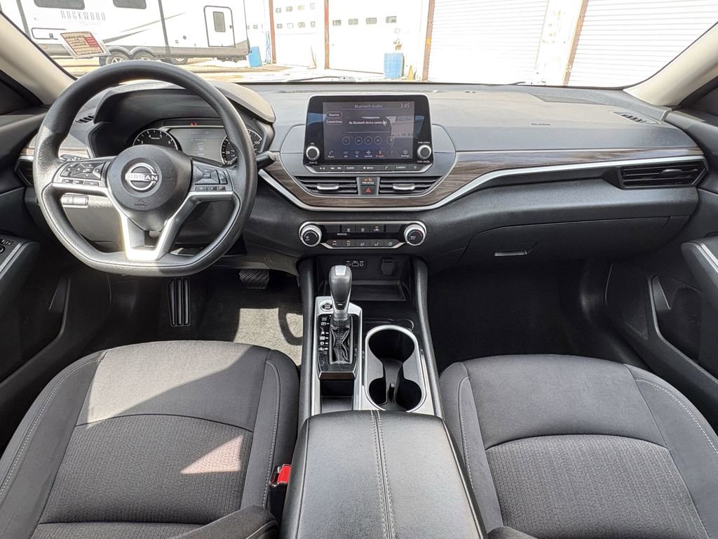 Used 2024 Nissan Altima 2.5 SV image 24