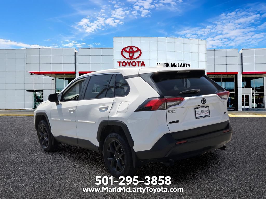 Used 2024 Toyota RAV4 LE FWD image 3
