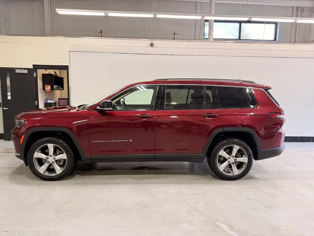 Used 2022 Jeep Grand Cherokee L Limited AWD/4WD image 2