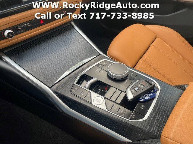 Used 2025 BMW 330i xDrive Sedan w/ Premium Package image 16