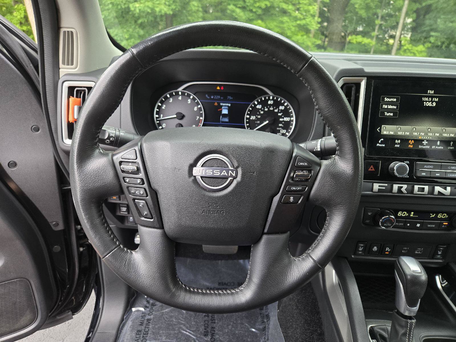 Used 2025 Nissan Frontier SV w/ SV Convenience Package RWD image 16