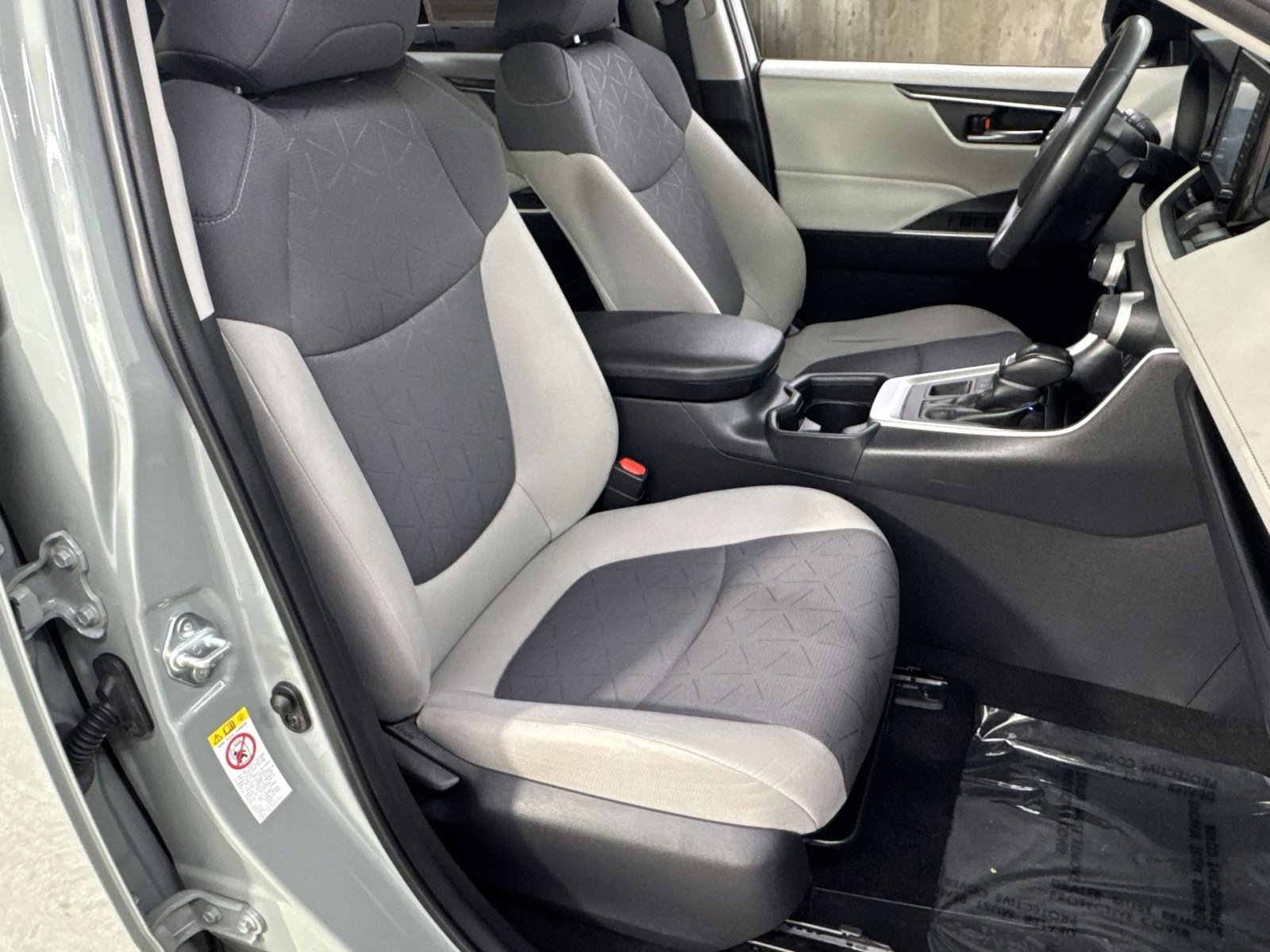 Used 2019 Toyota RAV4 XLE w/ Convenience Package image 32