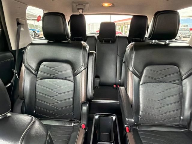 Certified 2025 Nissan Pathfinder Platinum AWD/4WD image 18
