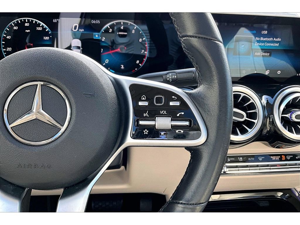 Used 2020 Mercedes-Benz GLB 250 w/ Premium Package image 19