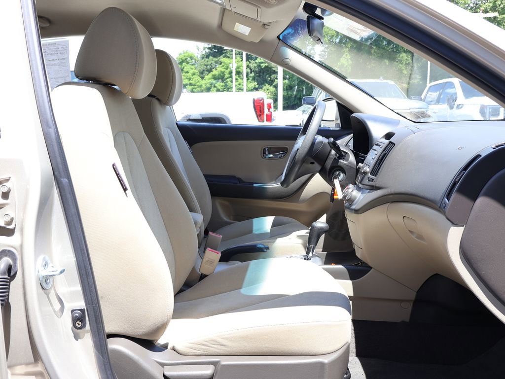 Used 2010 Hyundai Elantra GLS FWD image 27