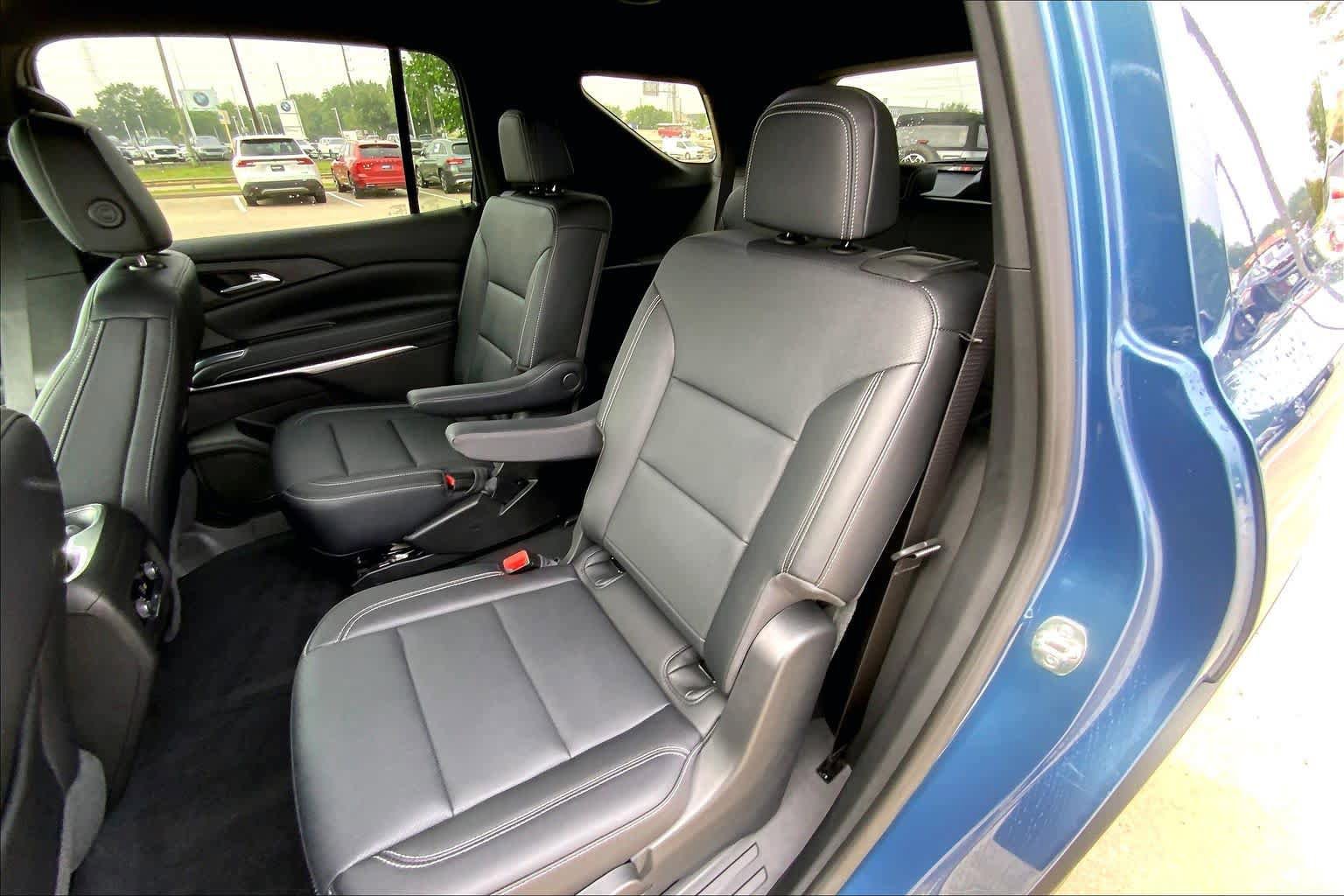 Used 2025 Chevrolet Traverse LT w/ Driver Confidence Package FWD image 20