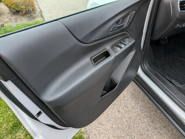Used 2023 Chevrolet Equinox LT w/ LPO, Floor Liner Package AWD/4WD image 20