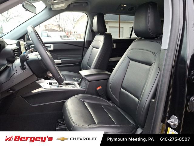 Used 2023 Ford Explorer XLT w/ Equipment Group 202A image 17
