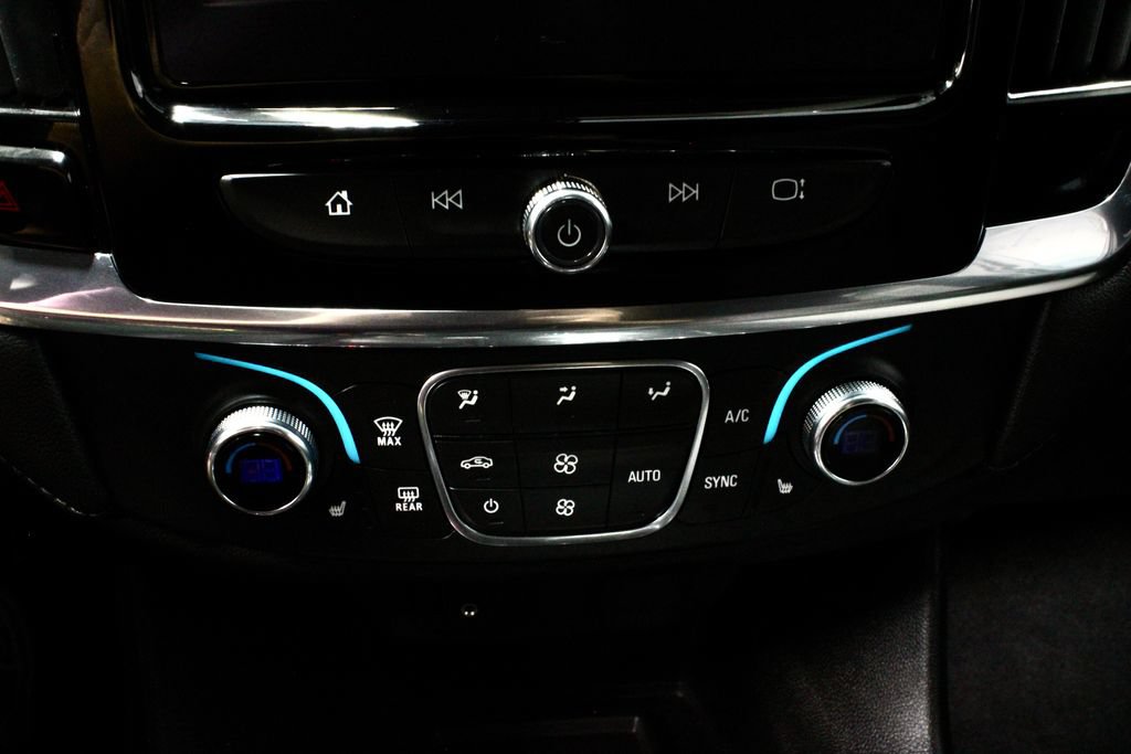 Used 2023 Chevrolet Traverse LT w/ Midnight/Sport Edition AWD/4WD image 31
