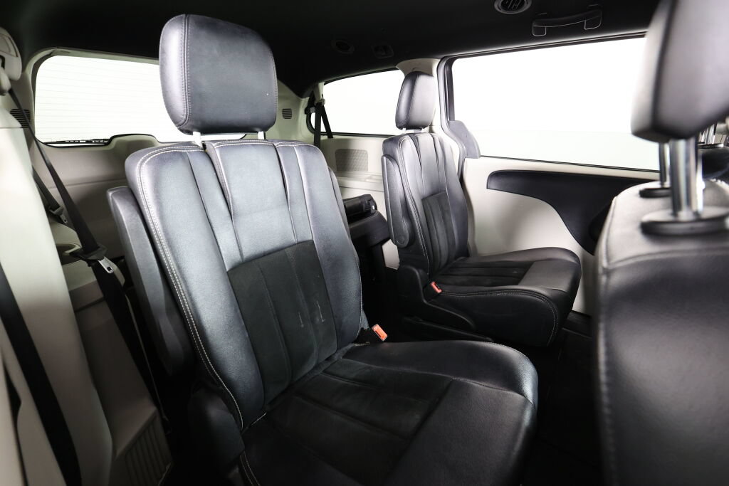 Used 2017 Dodge Grand Caravan SXT FWD image 20