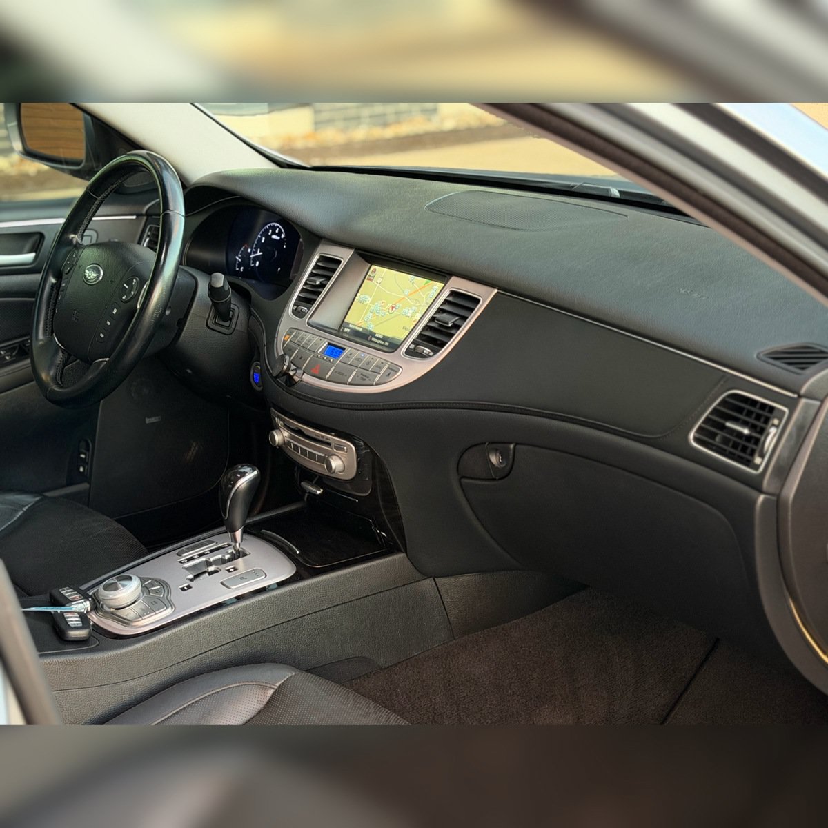 Used 2013 Hyundai Genesis 5.0 R-Spec RWD image 9