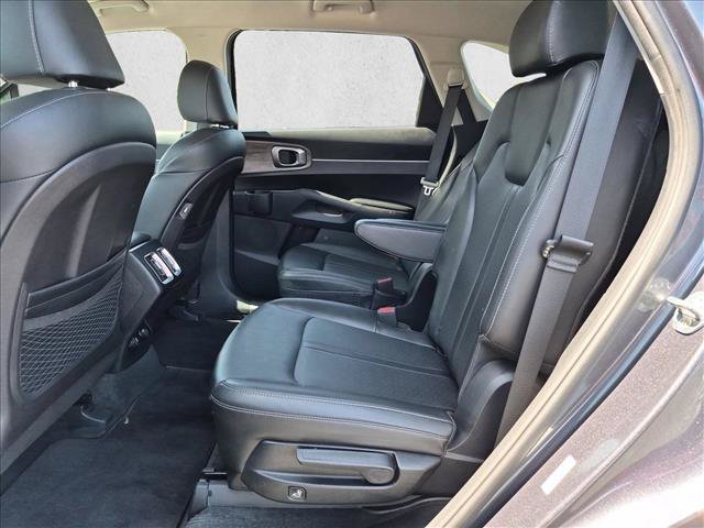 Used 2021 Kia Sorento EX FWD image 18