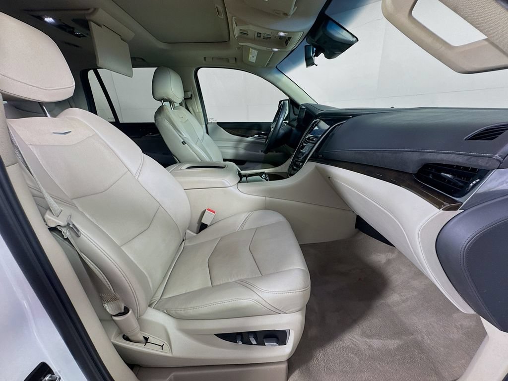 Used 2018 Cadillac Escalade Luxury RWD image 37