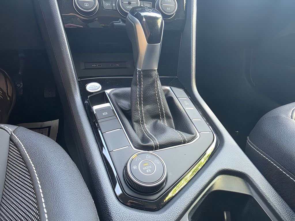 Used 2024 Volkswagen Taos SE image 25