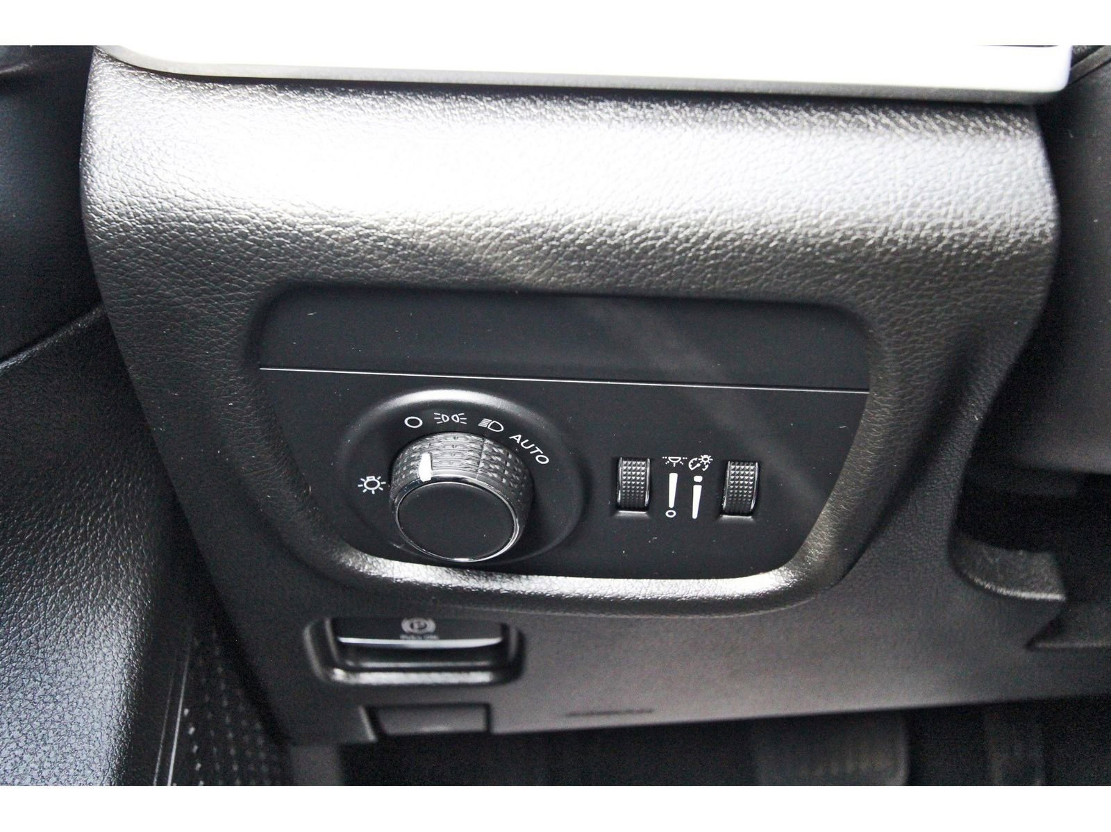 Used 2023 Jeep Grand Cherokee Altitude image 18