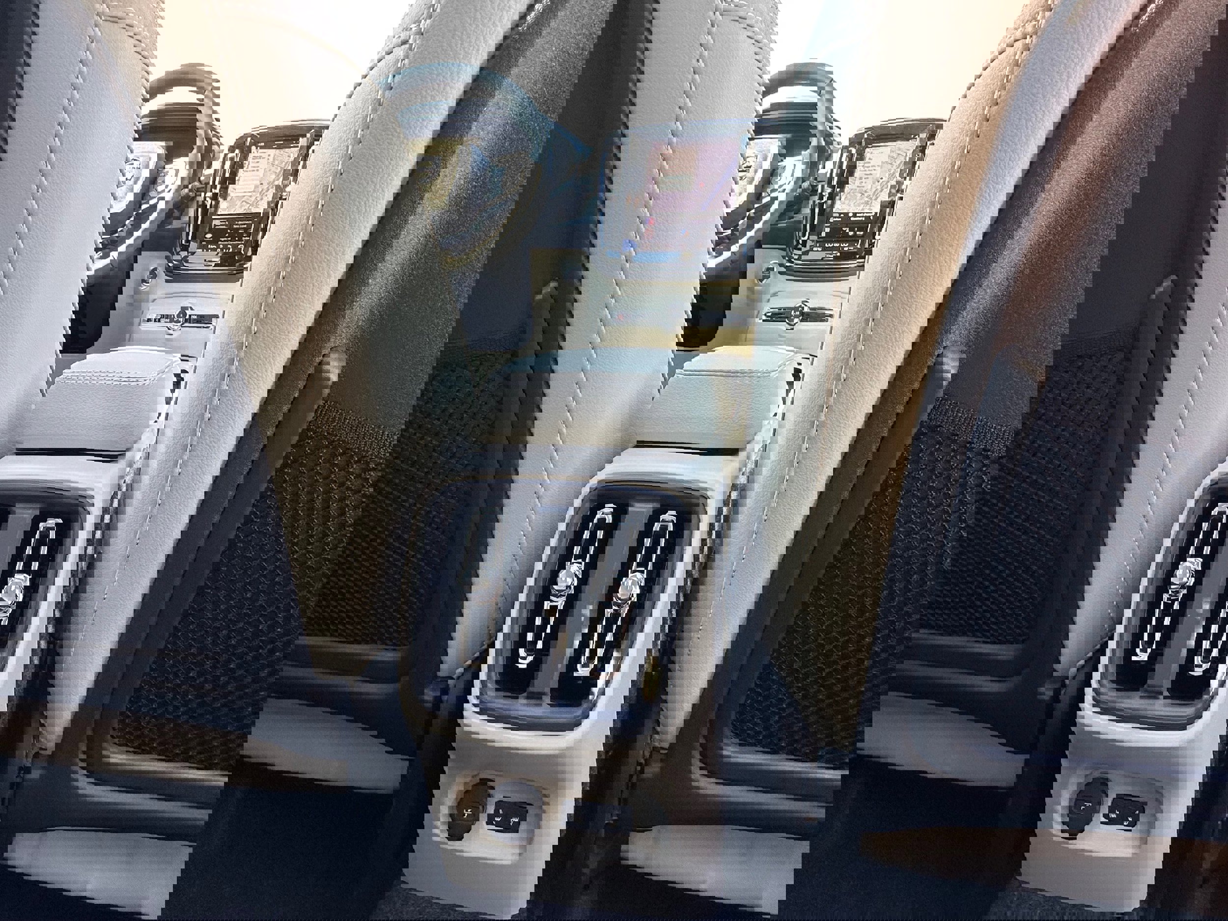 New 2026 Volvo XC40 B5 Plus w/ Protection Package Premier image 11