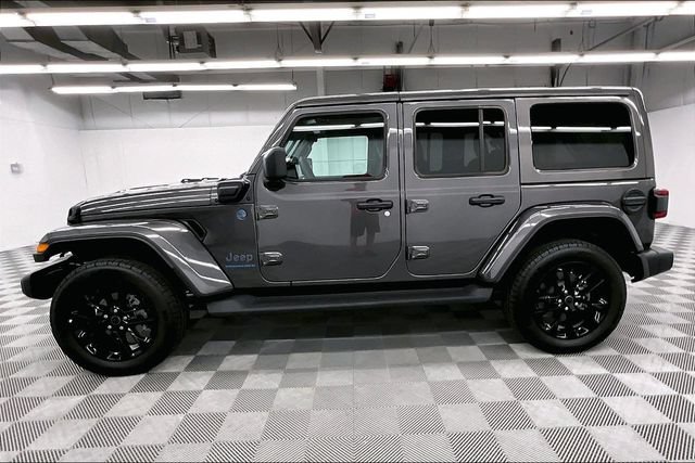 Used 2025 Jeep Wrangler Unlimited Sahara AWD/4WD image 15