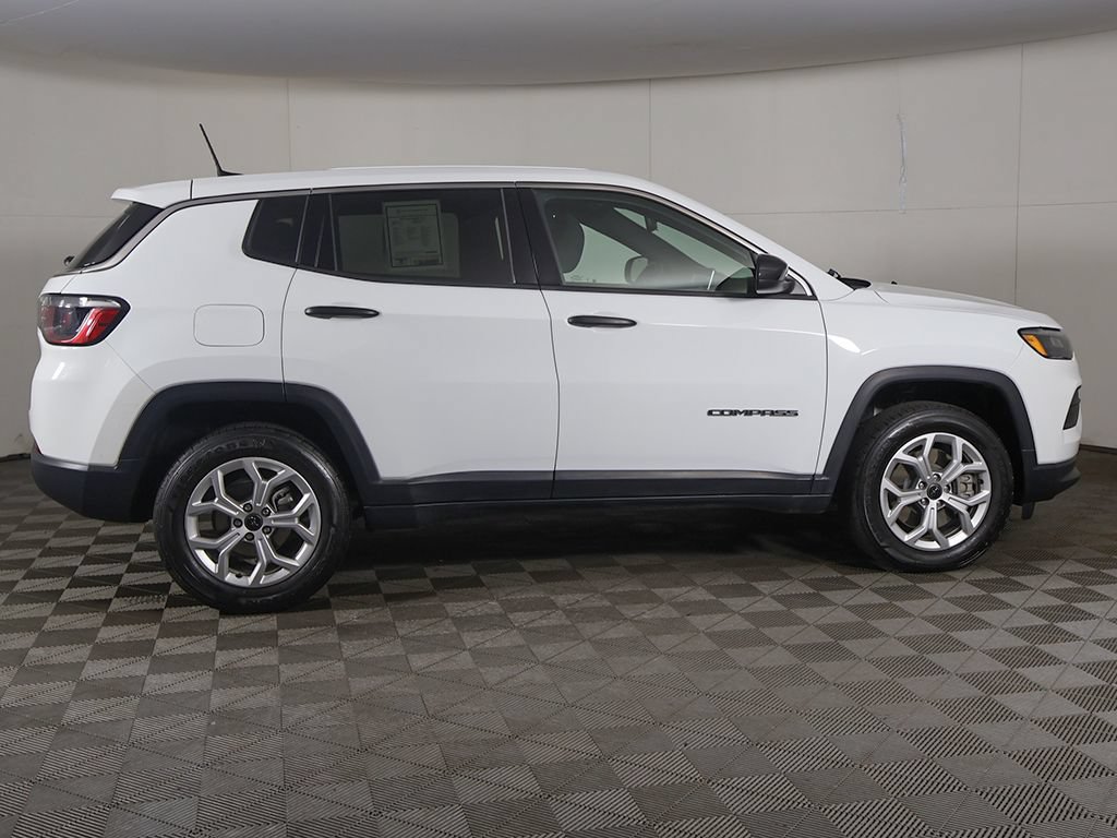 Used 2025 Jeep Compass Sport AWD/4WD image 15