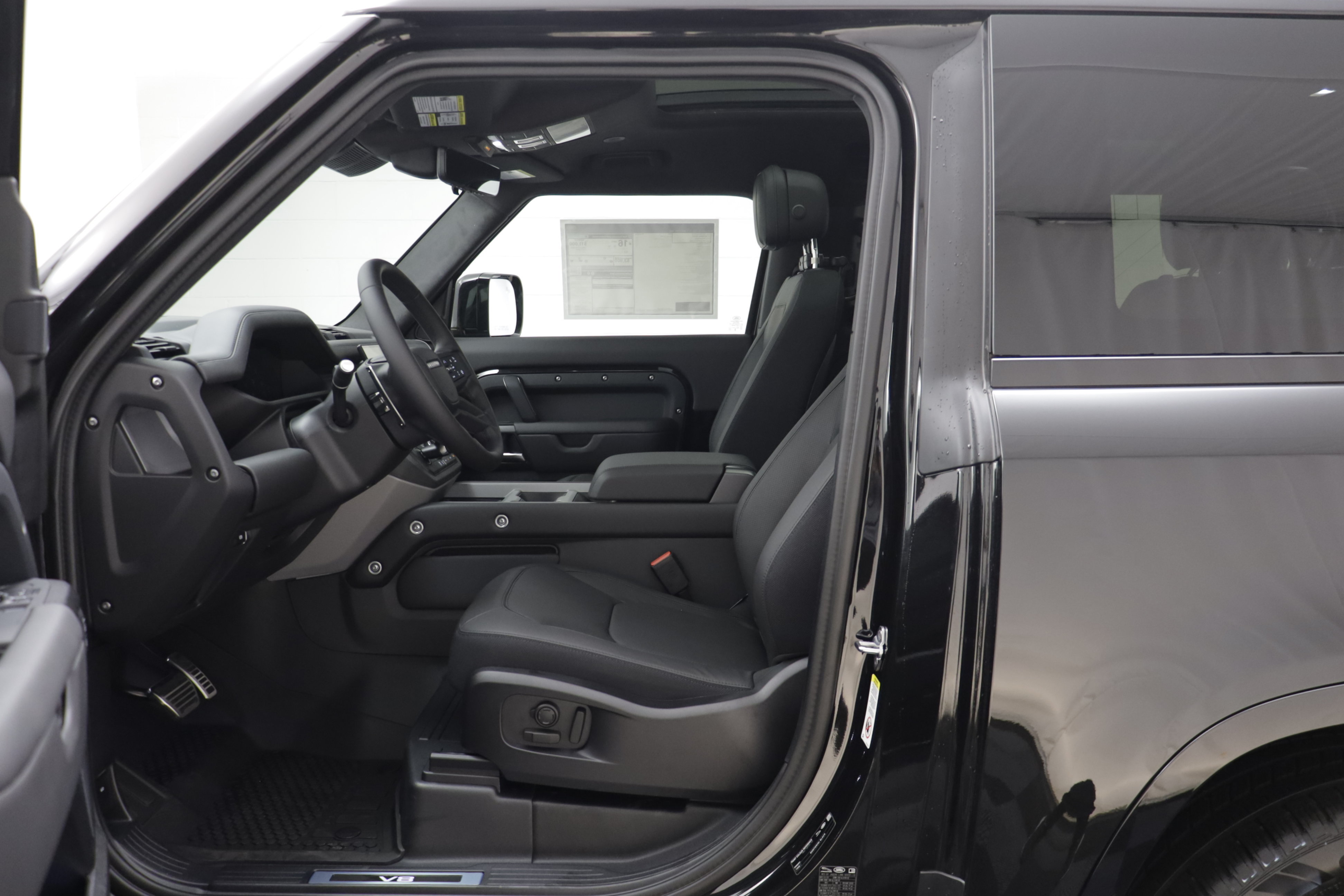 New 2026 Land Rover Defender 90 V8 AWD/4WD image 6