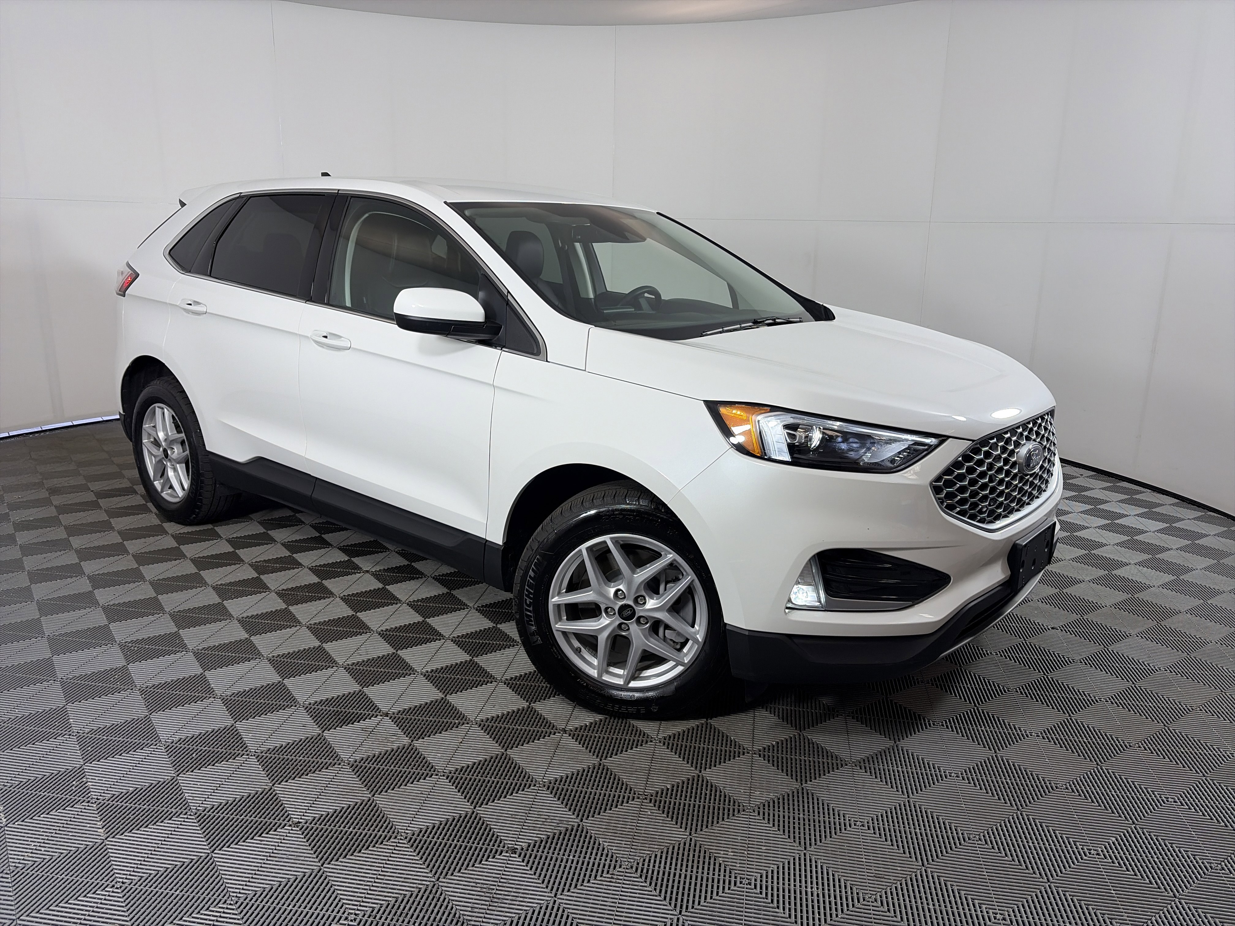 Used 2023 Ford Edge SEL