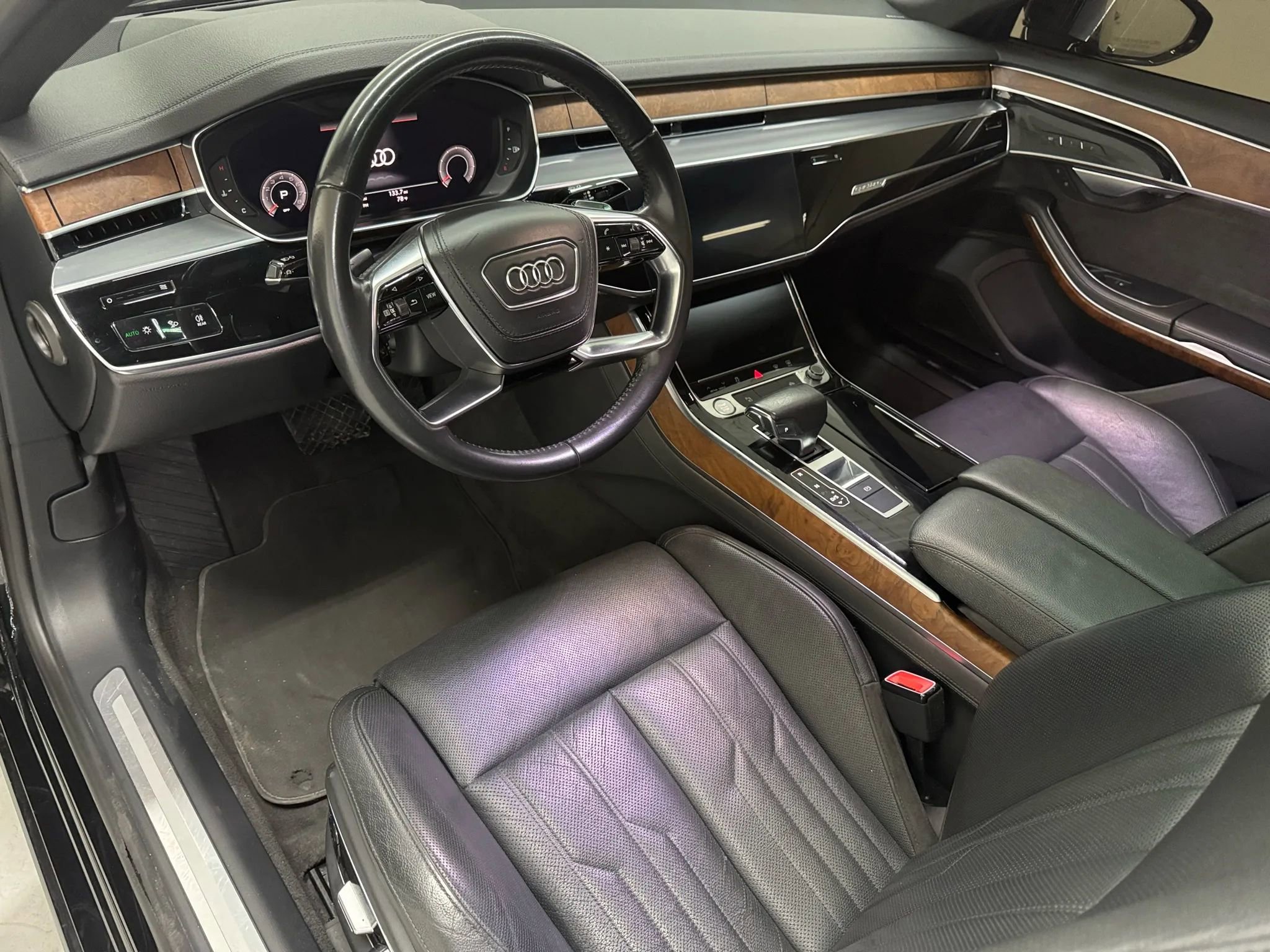 Used 2019 Audi A8 L 3.0T w/ Executive Package image 8