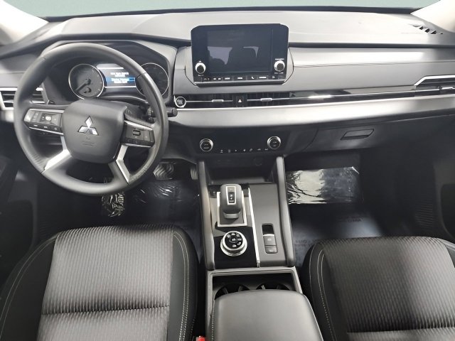 Used 2022 Mitsubishi Outlander ES image 8
