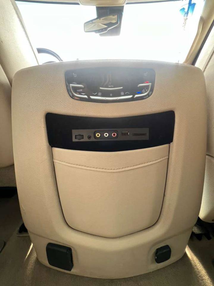 Used 2016 Cadillac Escalade ESV Luxury image 28