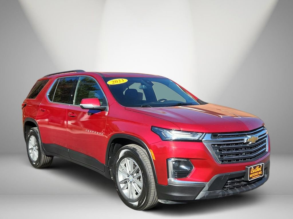 Used 2023 Chevrolet Traverse LT image 1