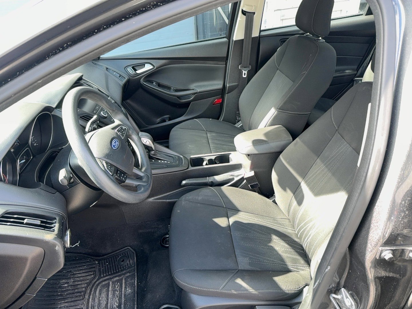 Used 2018 Ford Focus SE FWD image 8