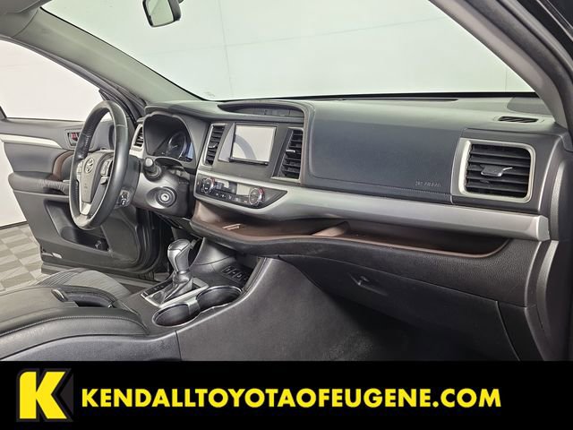 Used 2015 Toyota Highlander Plus AWD/4WD image 18