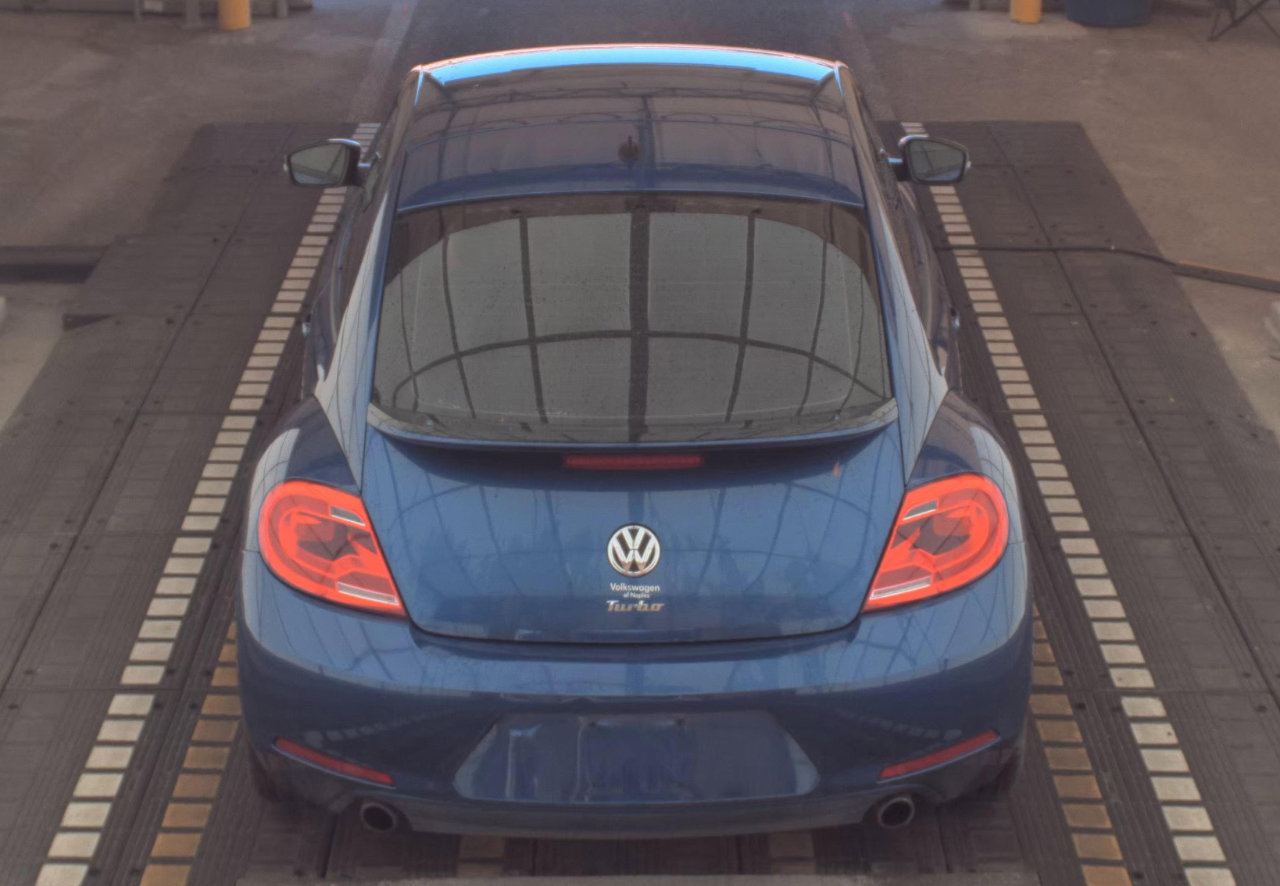 Used 2012 Volkswagen Beetle 2.0T image 6