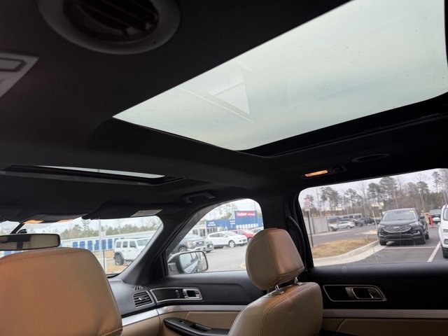 Used 2017 Ford Explorer XLT w/ Equipment Group 202A image 8