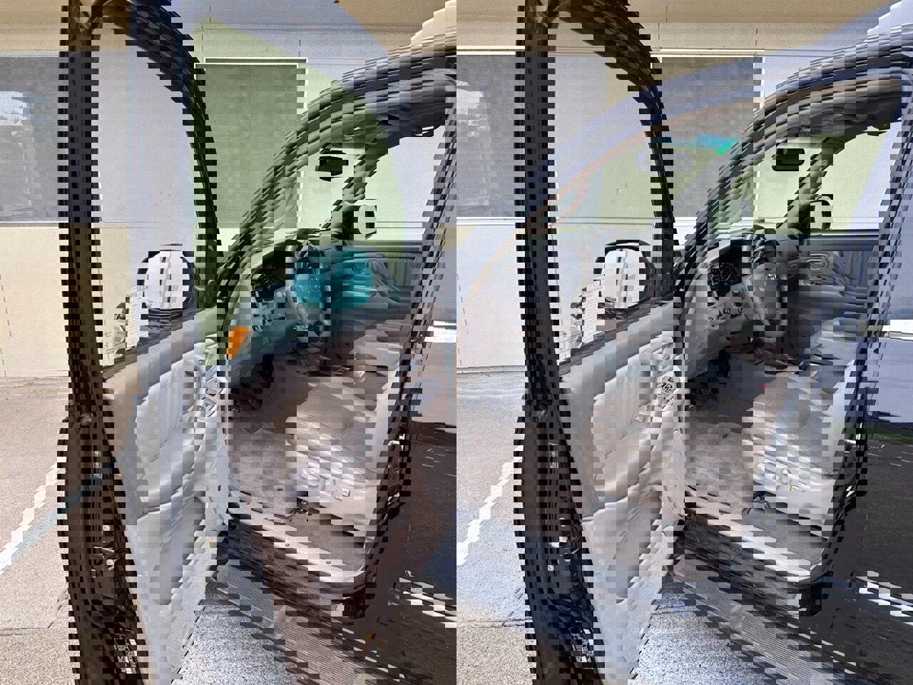 Used 2005 Toyota Sequoia Limited image 8