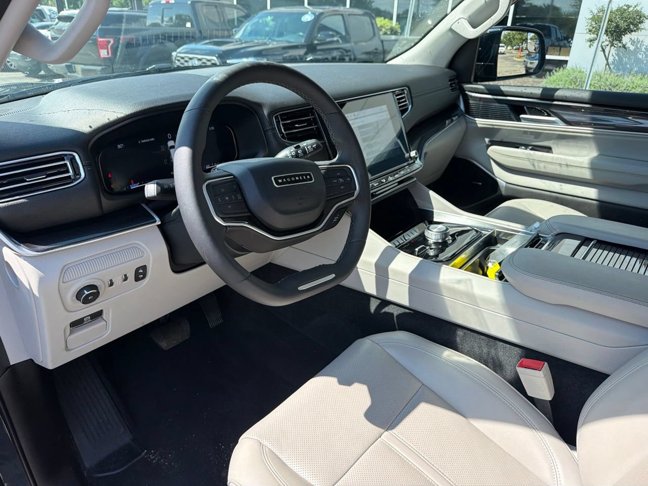 Certified 2024 Jeep Wagoneer 4WD w/ Premium Group I image 11