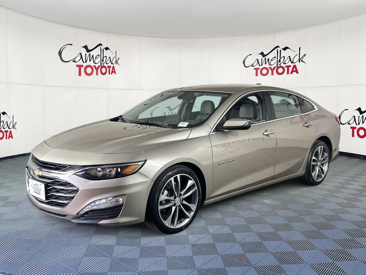 Used 2022 Chevrolet Malibu LT FWD image 4