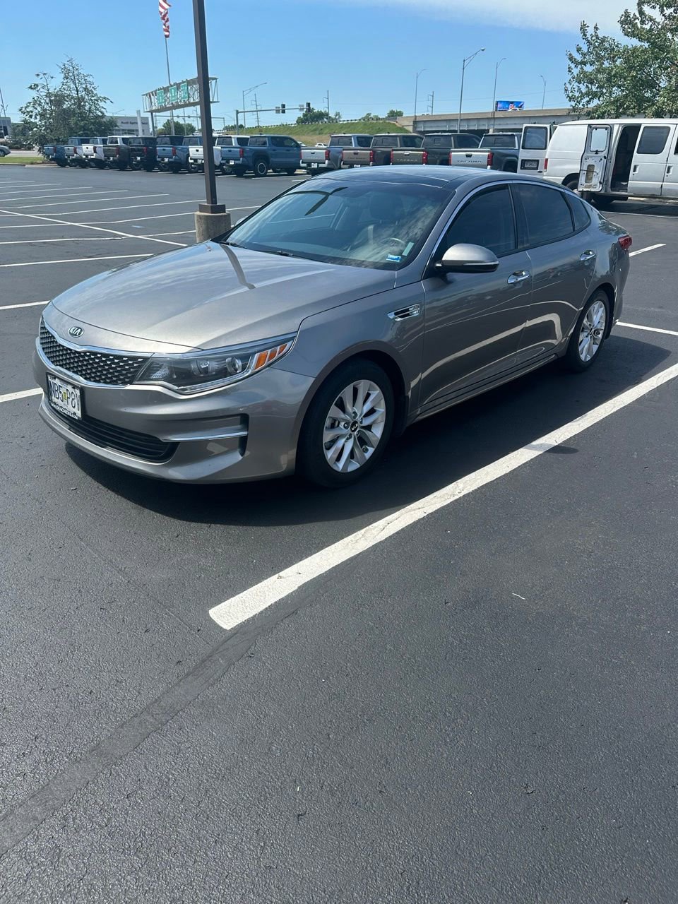 Used 2018 Kia Optima EX w/ Premium Package FWD image 9