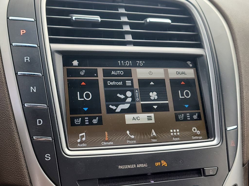 Used 2018 Lincoln MKX Reserve w/ Driver Assistance Package image 24