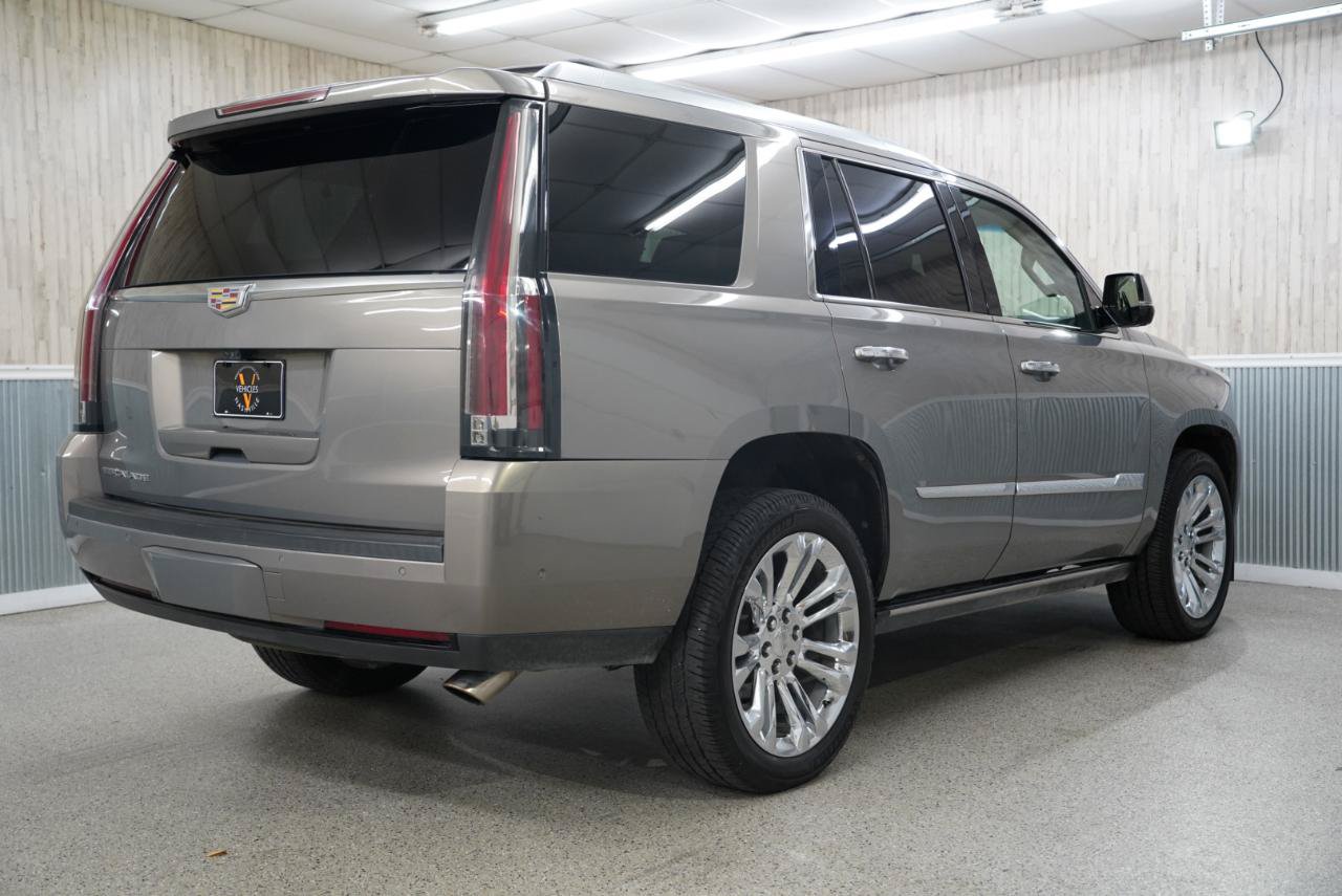 Used 2019 Cadillac Escalade Premium Luxury w/ LPO, Radiant Package AWD/4WD image 10