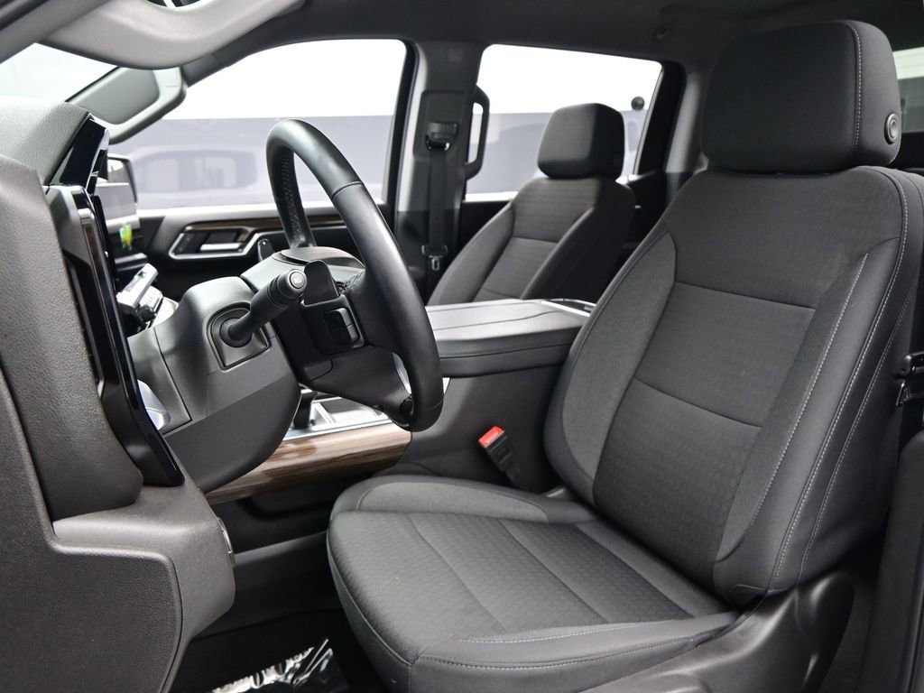 Used 2025 Chevrolet Silverado 1500 LT w/ LPO, Dark Essentials Package RWD image 9