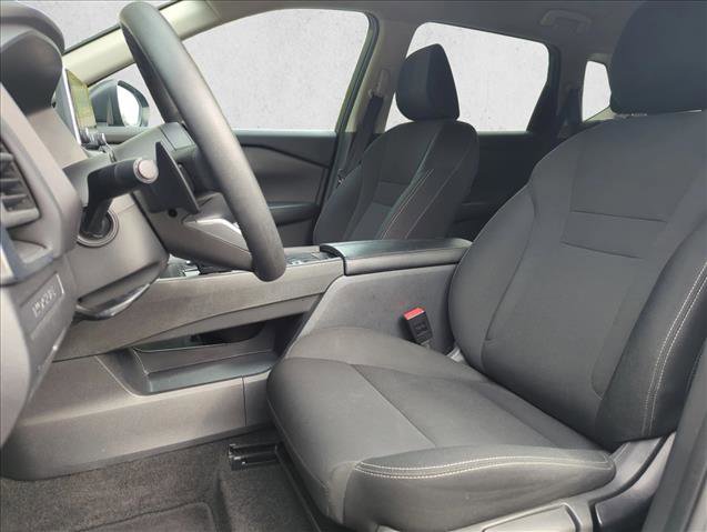 Used 2024 Nissan Rogue S image 17