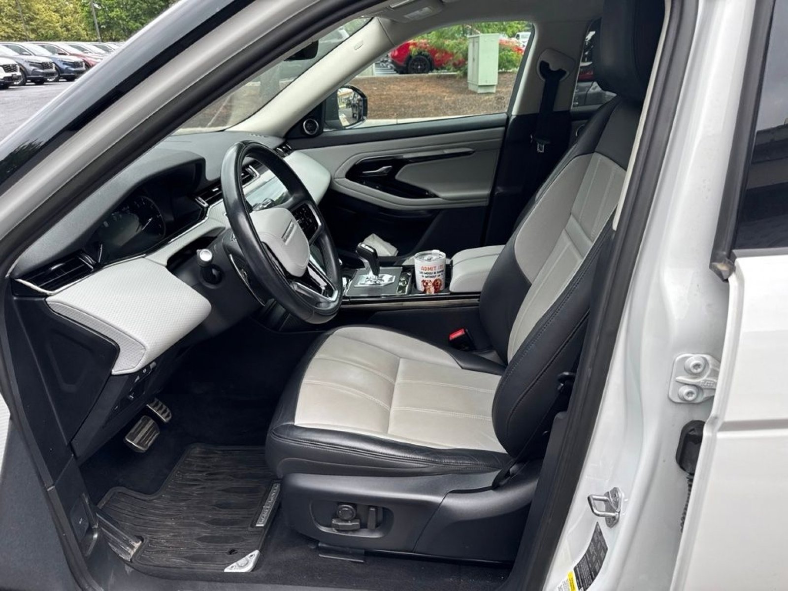 Used 2023 Land Rover Range Rover Evoque R-Dynamic S AWD/4WD image 18
