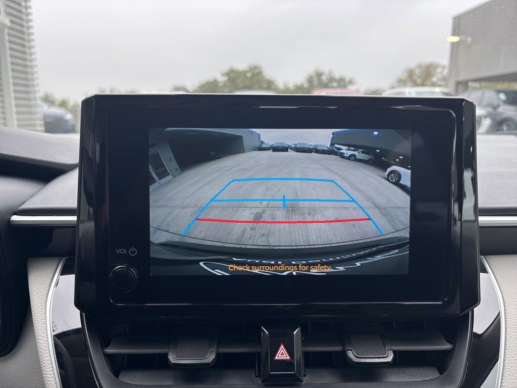 Used 2025 Toyota Corolla LE image 24