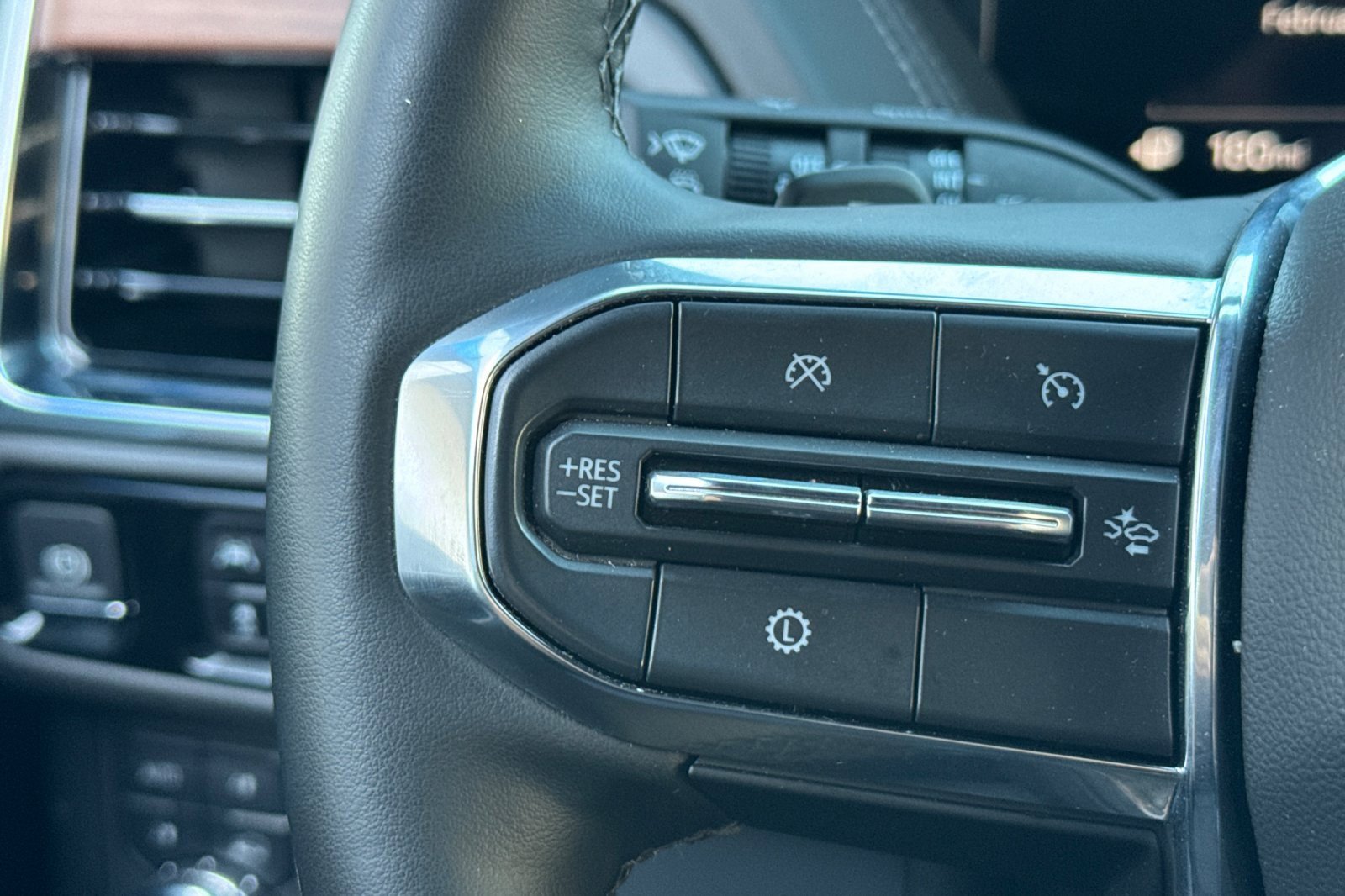 Used 2025 GMC Yukon Denali image 34